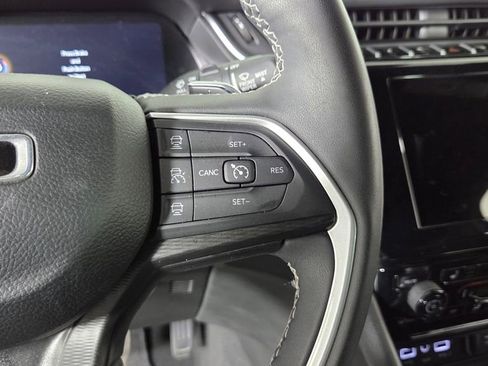 Used 2023 Jeep Grand Cherokee Altitude image 20