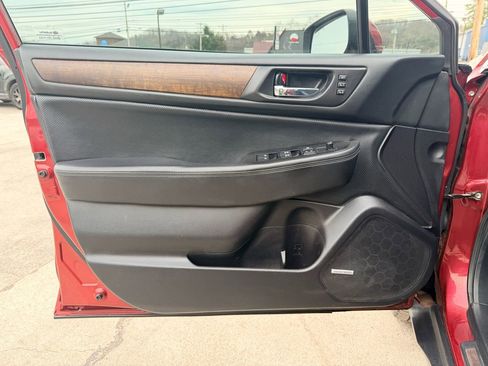 Used 2017 Subaru Outback 2.5i Limited image 24