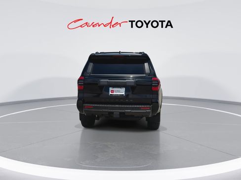 Certified 2025 Toyota 4Runner TRD Off-Road Premium w/ Tow Technology Package AWD/4WD image 7