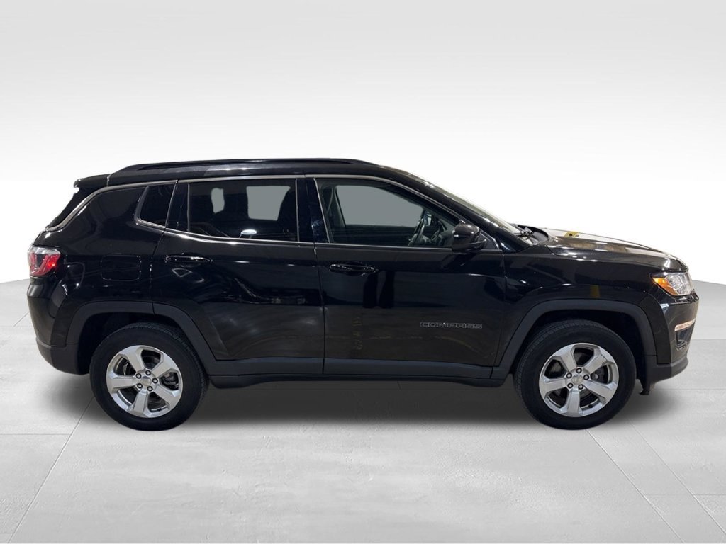 Used 2018 Jeep Compass Latitude w/ Popular Equipment Group AWD/4WD image 6