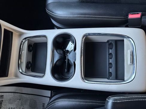 Used 2017 Dodge Grand Caravan SXT image 24