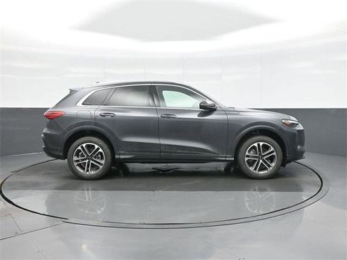 New 2025 Audi Q5 Premium image 8