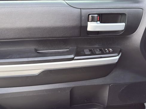 Used 2017 Toyota Tundra SR5 image 7