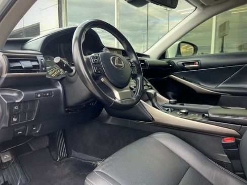 Used 2018 Lexus IS 300 image 32