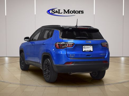 Used 2025 Jeep Compass Limited AWD/4WD image 6