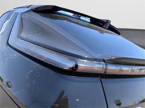 New 2024 Cadillac Lyriq Luxury image 9