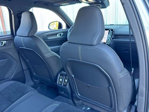 Used 2023 Volvo XC40 Recharge Plus w/ Protection Package Premier image 35