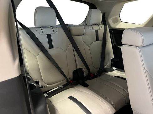 Used 2026 Honda Pilot Touring image 25