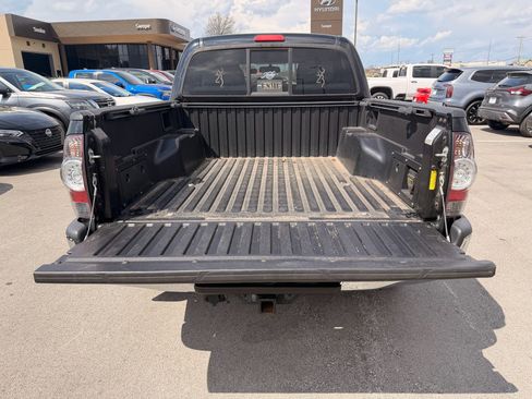 Used 2011 Toyota Tacoma 4x4 Double Cab w/ TRD Off-Road Pkg image 9