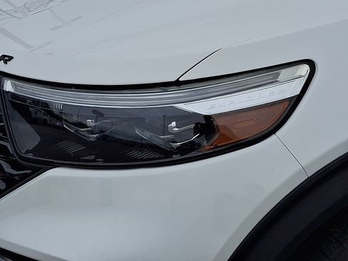 Certified 2020 Ford Explorer ST w/ Premium Technology Package AWD/4WD image 9