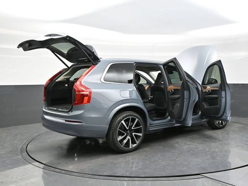 Used 2023 Volvo XC90 B6 Plus AWD/4WD image 46