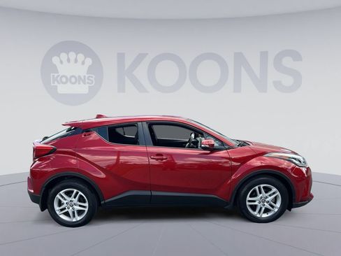 Used 2020 Toyota C-HR LE FWD image 8