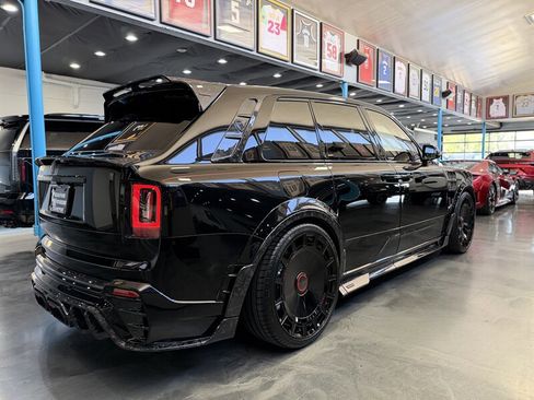 Used 2026 Rolls-Royce Cullinan image 12