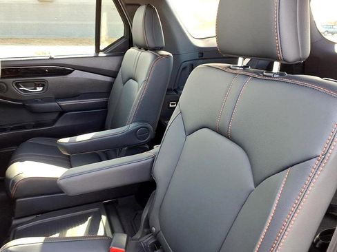 Used 2025 Honda Pilot TrailSport image 20