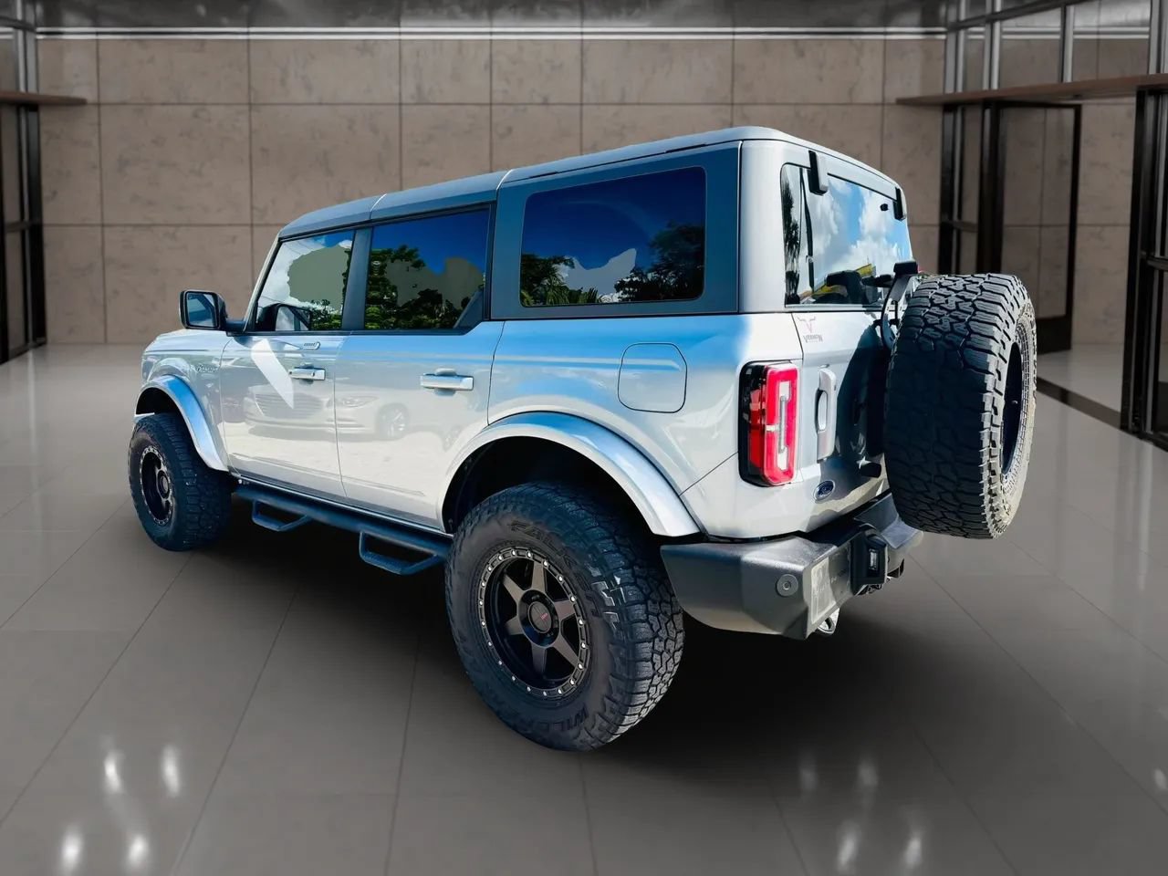 Used 2023 Ford Bronco Outer Banks AWD/4WD image 5