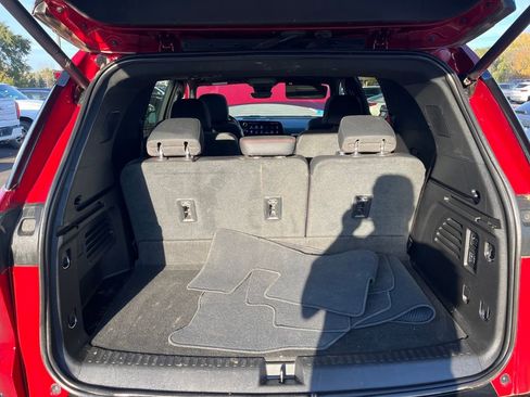 Used 2024 Chevrolet Traverse RS image 21