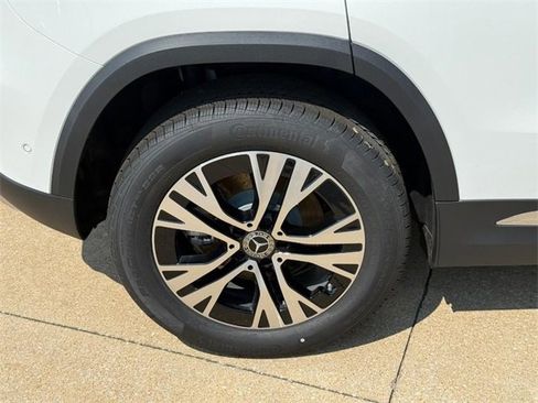 New 2025 Mercedes-Benz GLA 250 4MATIC image 6
