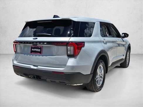 New 2026 Ford Explorer Active RWD image 2