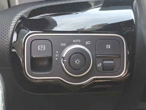 Used 2025 Mercedes-Benz CLA 250 image 26