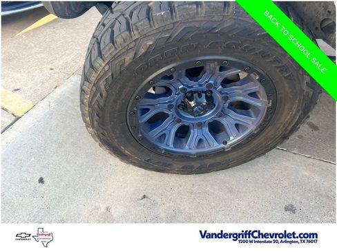 Used 2024 Jeep Gladiator Sport AWD/4WD image 2