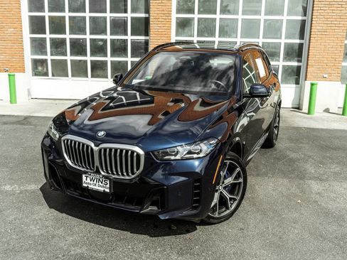 Used 2024 BMW X5 xDrive40i AWD/4WD image 2