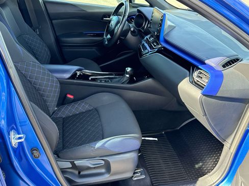 Used 2022 Toyota C-HR XLE FWD image 19