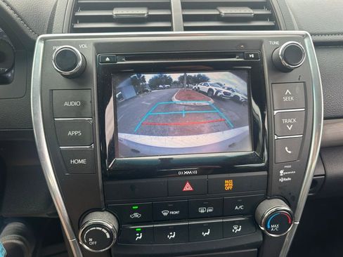 Used 2017 Toyota Camry LE image 29