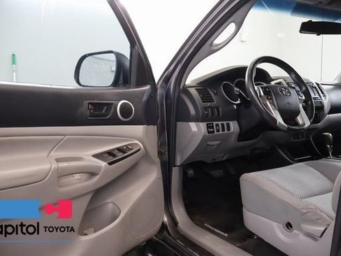Used 2014 Toyota Tacoma PreRunner RWD image 8