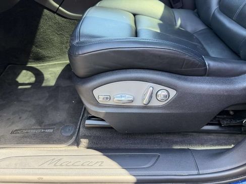 Certified 2024 Porsche Macan AWD/4WD image 17