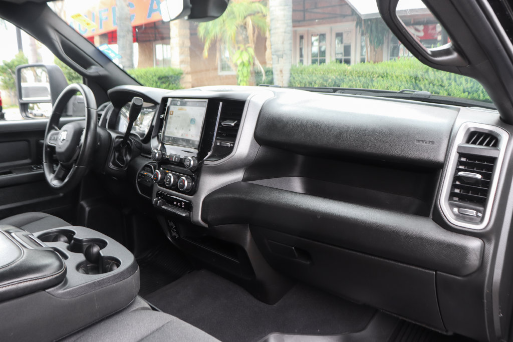 Used 2024 RAM 3500 Tradesman w/ Chrome Appearance Group AWD/4WD image 39