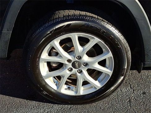 Used 2018 Jeep Cherokee Latitude image 8