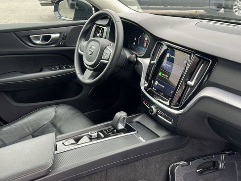 Used 2024 Volvo S60 B5 Core image 11