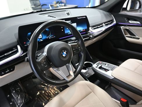 Used 2023 BMW X1 xDrive28i w/ Convenience Package image 9