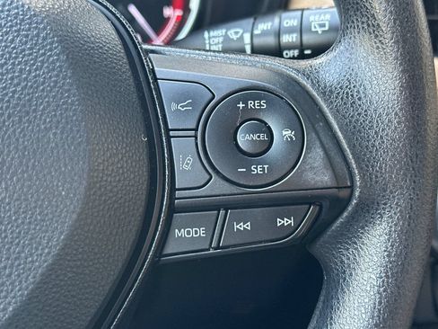 Used 2023 Toyota RAV4 XLE FWD image 32