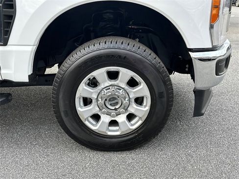 Certified 2023 Ford F250 XLT image 12