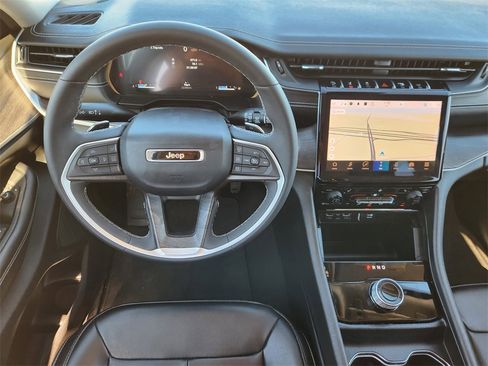 Used 2023 Jeep Grand Cherokee L Limited image 25