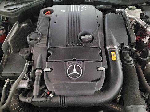 Used 2015 Mercedes-Benz SLK 250 w/ Premium Package image 30