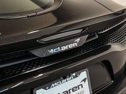 Used 2022 McLaren GT RWD image 16