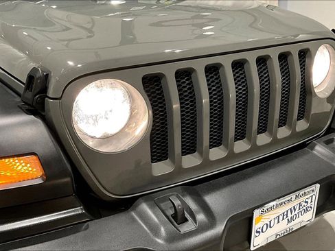 Used 2022 Jeep Wrangler Unlimited Sport image 31