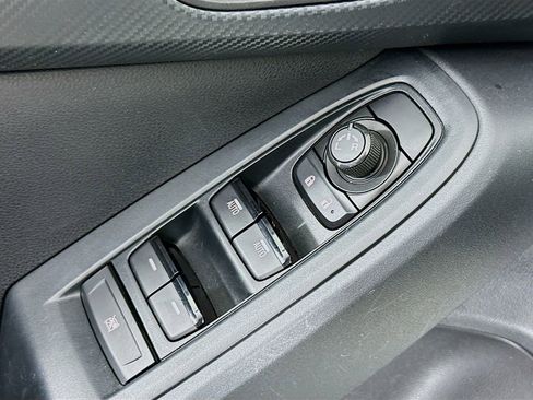 Used 2024 Subaru Crosstrek 2.0i Premium image 18