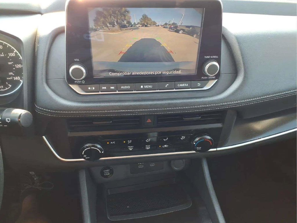Used 2024 Nissan Rogue S FWD image 15