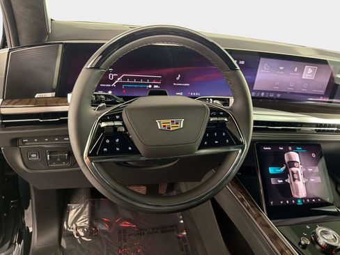 Used 2026 Cadillac Escalade Platinum Sport w/ LPO, ONYX Package image 42