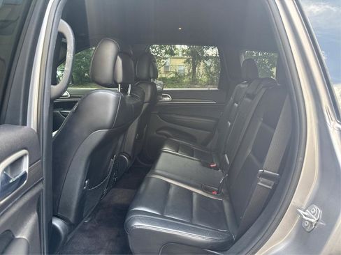 Used 2018 Jeep Grand Cherokee Limited image 10