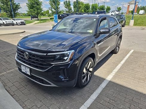 Used 2024 Volkswagen Atlas Cross Sport SE AWD/4WD image 1