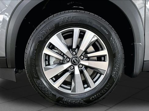 New 2026 Nissan Pathfinder SL FWD image 11