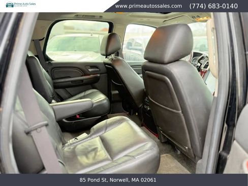 Used 2011 Cadillac Escalade AWD w/ Touring Package image 12