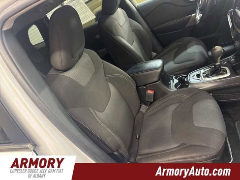 Used 2017 Jeep Cherokee Latitude image 36