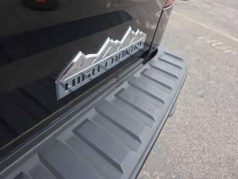 Used 2017 Chevrolet Silverado 1500 High Country image 14