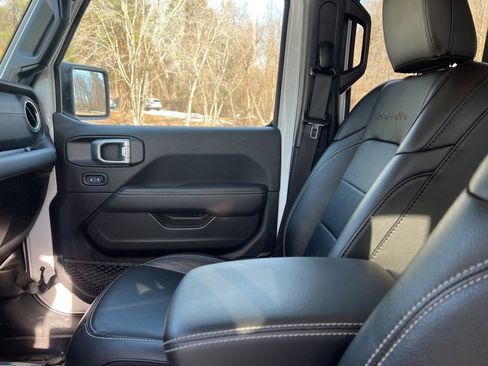 Certified 2023 Jeep Wrangler Unlimited Sahara w/ Cold Weather Group image 16