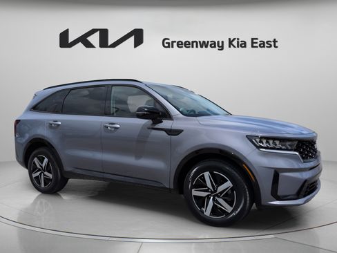 Certified 2023 Kia Sorento S FWD image 3